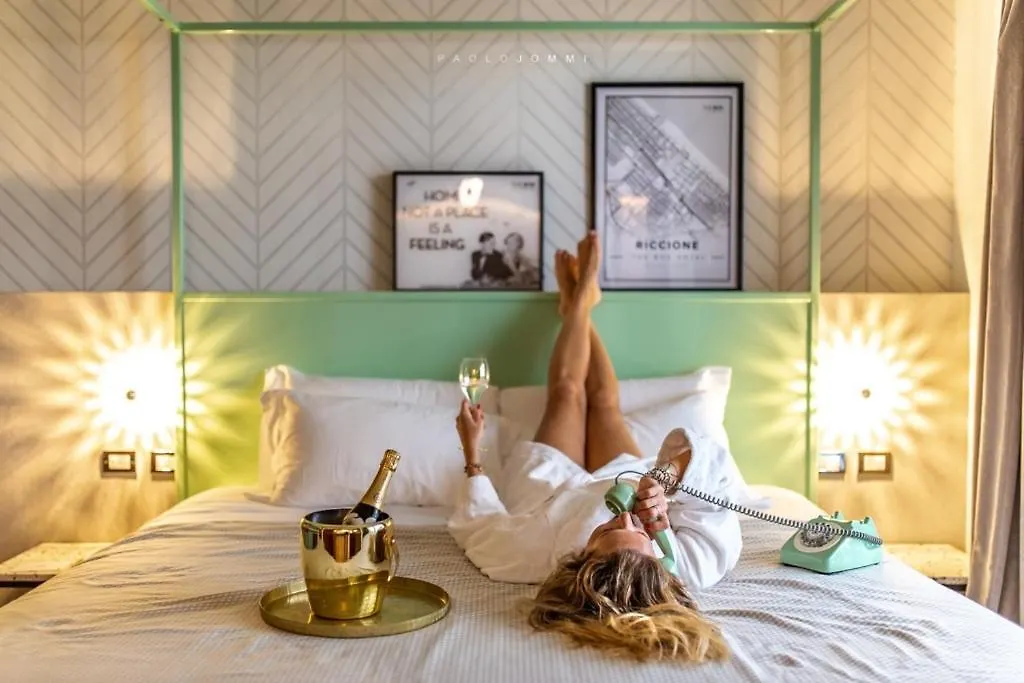 The Box Riccione - Adults Only Otel
